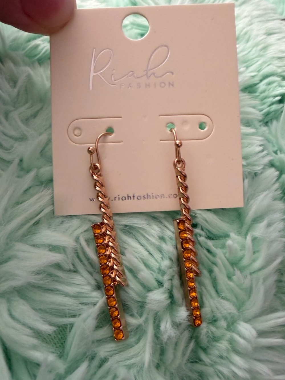Riah Fashion Gold and Amber Drop Earrings